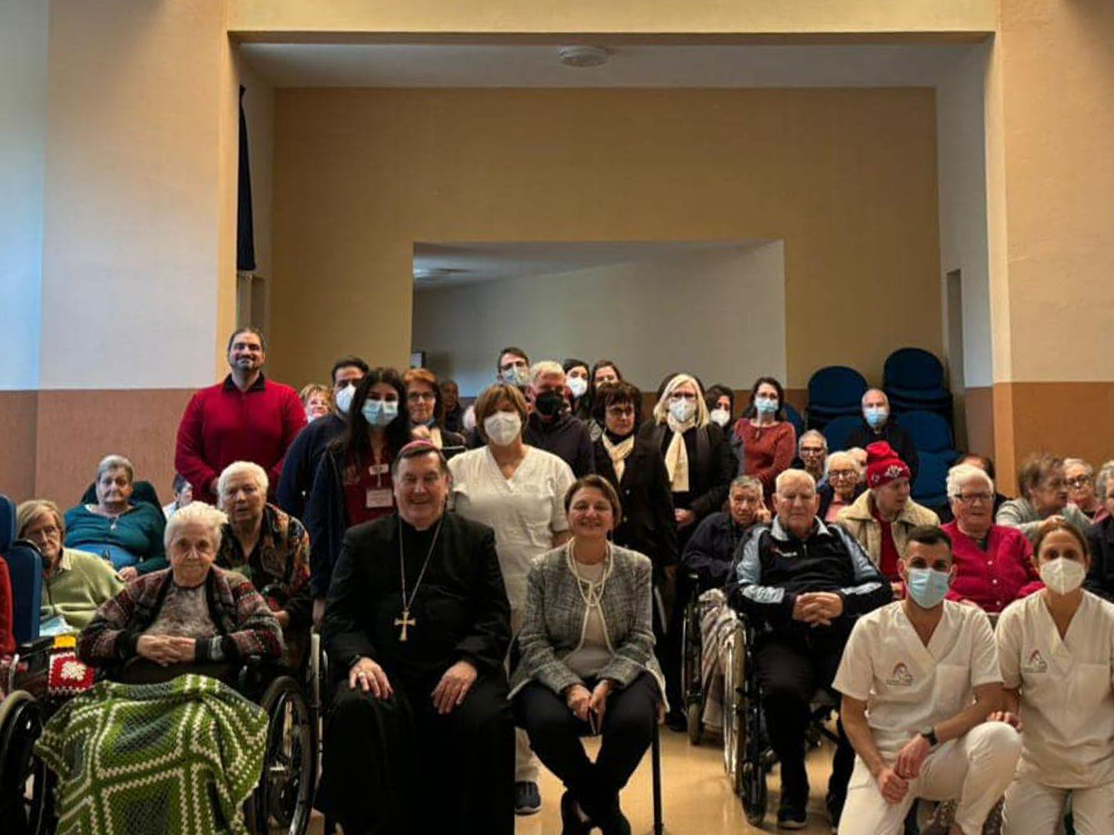 Visita dell'Arcivescovo S.E. Mons. Claudio Maniago ai degenti e al personale della Fondazione "Villa della Fraternità ONLUS" in Sant'Andrea Apostolo dello Ionio del 4 gennaio 2024.
