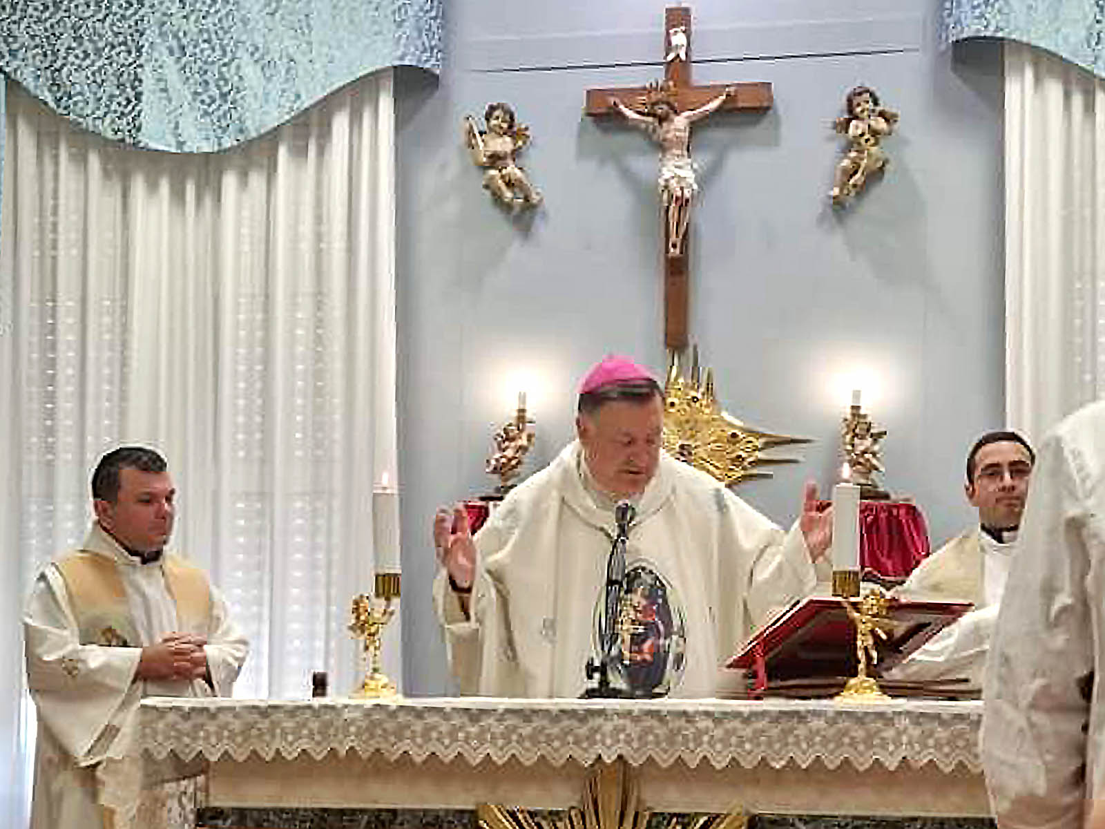 Foto della dedicazione della Cappella Ospedaliera del "Ciaccio-De Lellis" a Santa Gemma Galgani del 3 settembre 2024