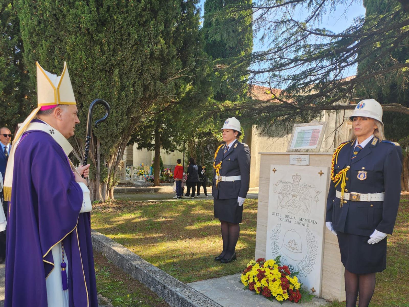 Foto del 2 novembre 2024 per la commemorazione dei fedeli defunti