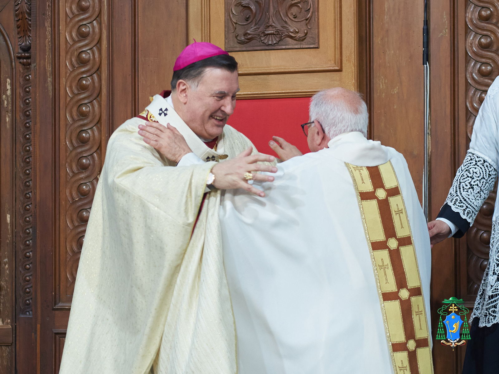 Foto per gli auguri di Mons. Salvatore Cognetti a S.E. Mons. Claudio Maniago nominato nuovo membro della Commissione Episcopale per la dottrina della fede, l’annuncio e la catechesi del 22 gennaio 2025